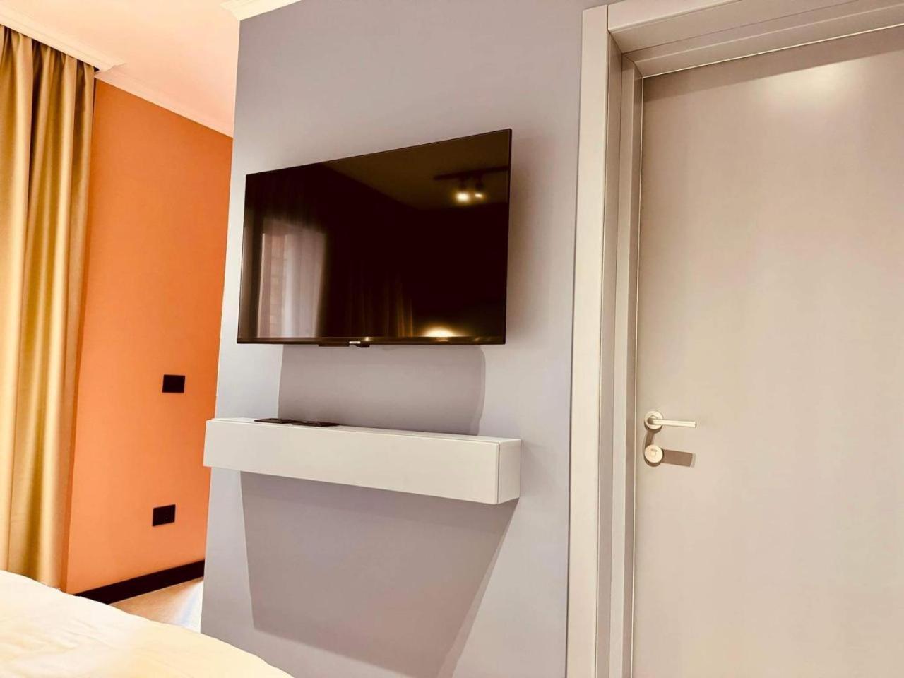 Lili'S Tirana Center Apartments Екстер'єр фото